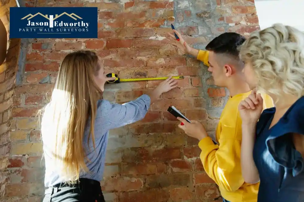 What are the responsibilities of a party wall surveyor Flitwick?